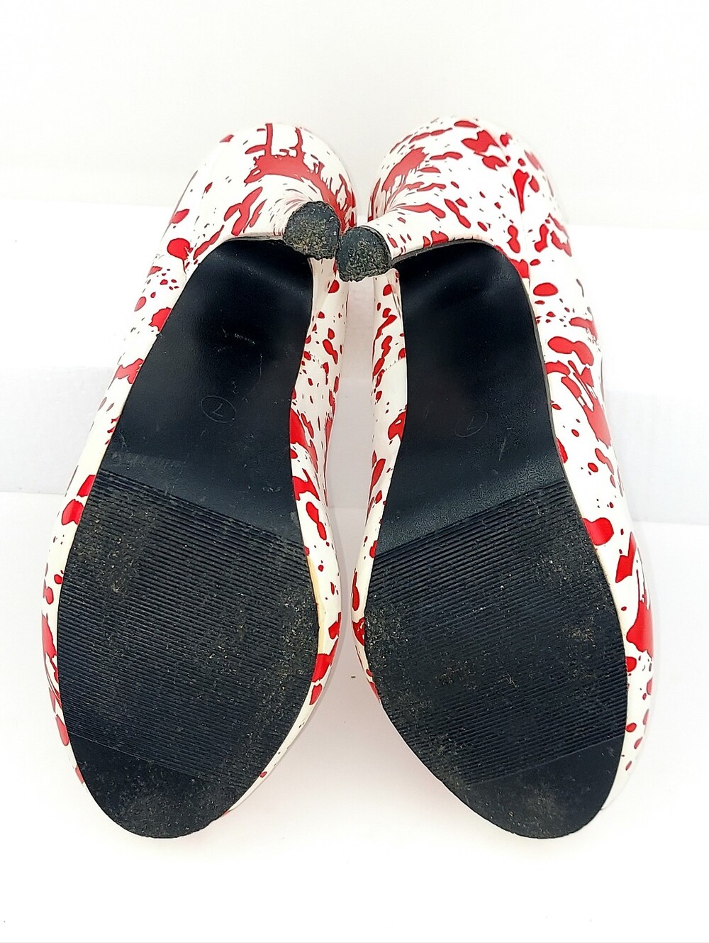 Spirit Halloween Red Splattered White Pumps Heels 7 - Picture 7 of 15